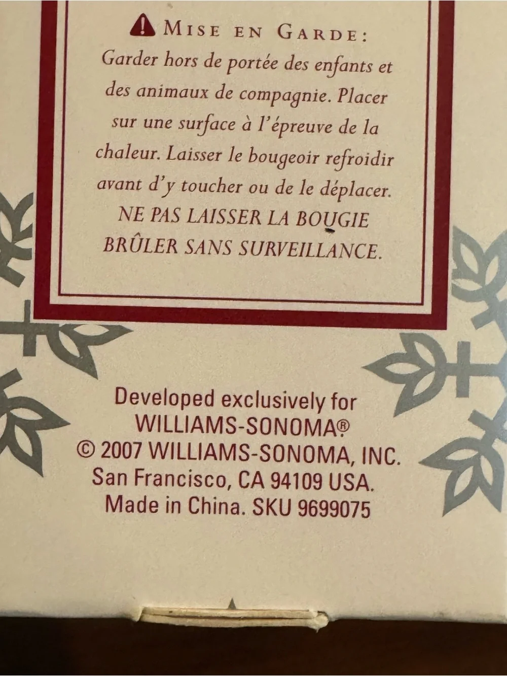 Set of 4 Williams Sonoma Glass SANTA Tiny Taper Candle Stick Holders in Box